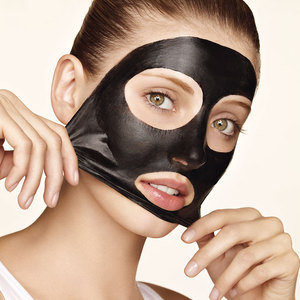 Эффективная маска-плёнка с активированным углем для очищения кожи