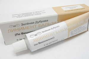 Мазь Вишневкого в медицине имеет также название линимент бальзамический, которое отражает ее состав.