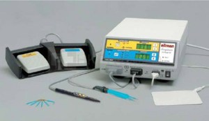 Аппарат Сургитрон позволяет проводить радиохирургические операции.