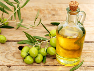 Оливковое масло - одно из самых популярных средств от растяжек.